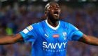 كيف أنهى كوليبالي أزمة الهلال السعودي الفضائية؟