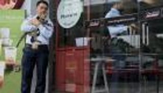 القطط الضالة وحراس الأمن بالفلبين.. مضاد يومي للملل 