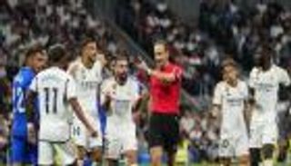 قبل موقعة الصدارة.. ريال مدريد يضغط على الحكام عبر الشاشات