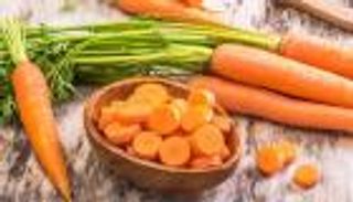 صيحة جديدة على "تيك توك".. هل تناول الجزر بكثرة يغير لون البشرة؟ (خاص)