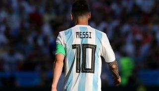 ميسي قائد منتخب الأرجنتين