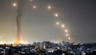 إسرائيل تستقبل 2024.. وابل من صواريخ غزة يضيء سماء تل أبيب