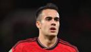 عاد لتوتنهام.. مانشستر يونايتد يحرر ريغيلون من دوامة الفشل