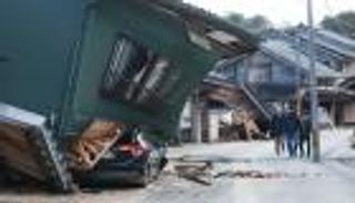 48 قتيلا في زلزال اليابان.. منازل منهارة وطرق متصدعة (صور)