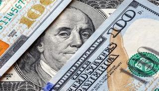 مئات من الدولارات