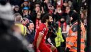 بقرار مفاجئ.. محمد صلاح يصدم أندية الدوري السعودي