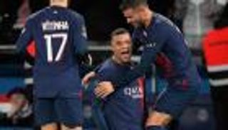 بمساعدة مغربية.. مبابي يقتبس احتفال ثنائي الزمالك (صورة)