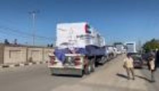 1.6 مليون قطعة ملابس.. الإمارات تسيّر قافلة كسوة الشتاء إلى غزة