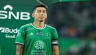 بسبب تحرك رباعي.. هل يخلف فيرمينو وعده أمام جماهير الأهلي؟