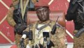 «حزام الدم والولاء» ببوركينا فاسو.. تراوري يتحصن من «داء أفريقيا»