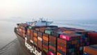 أزمة الشحن بالبحر الأحمر.. «هاباج لويد» تستبعد الرسوم الإضافية