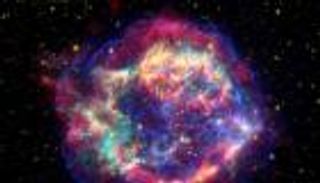 «الوحش الأخضر».. علماء الفلك يحلون لغز نجم منفجر