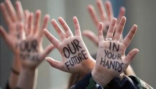 العالم يواجه تغير المناخ من أجل الأجيال القادمة