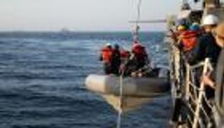 اختفاء اثنين من «البحرية الأمريكية» قبالة الصومال