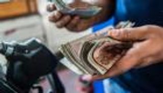 قبل اجتماع لجنة تسعير المواد البترولية.. توقعات سعر البنزين في مصر