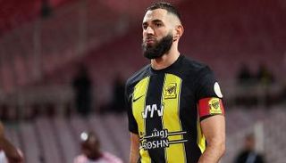 كريم بنزيما مهاجم الاتحاد السعودي