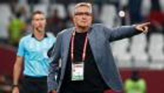 مدرب عمان يحذر من «قاهر الأرجنتين» ومانشيني في كأس آسيا