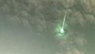 «كرة نارية» تظهر في سماء اليابان (فيديو)