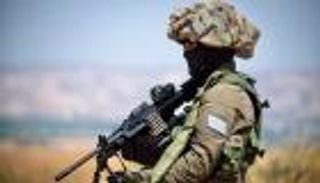 لماذا يرتدي الجنود الإسرائيليون «خوذة الطاهي»؟ 