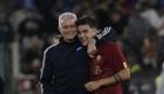 بين الشكر والمتعة.. ماذا قال ديبالا بعد إقالة مورينيو؟