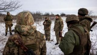 جنود أوكرانيون في جبهة القتال