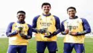 قبل ديربي أتلتيكو.. «ذا بيست» تصل إلى ريال مدريد (صور)