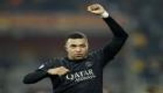 بسبب ريال مدريد.. قصة عقاب صادم تعرض له مبابي من والدته