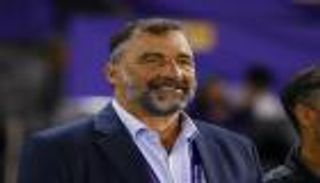 باحتفال للتاريخ.. مدرب البحرين يخلد اسمه في كأس آسيا 2023 (فيديو)