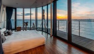 أفضل الفنادق العائمة في العالم