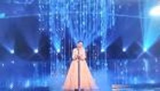 نجاة الصغيرة مفاجأة حفل «Joy Awards».. أول ظهور بعد غياب طويل (فيديو)