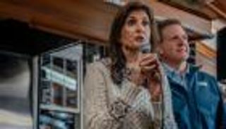 بعد انسحاب ديسانتس.. هيلي عقبة أخيرة أمام ترامب يقترب من تجاوزها