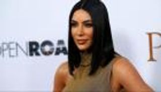 «تعرض حياة الملايين للخطر».. هجوم على كيم كارداشيان بسبب «عادة مسرطنة»