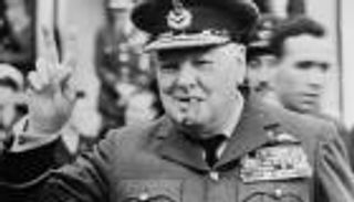 استخدمها في أشهر خطاباته.. أسنان تشرشل الصناعية بـ«مزاد علني»