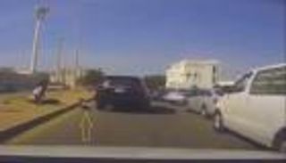 طفل سعودي ينجو من موت محقق بأعجوبة (فيديو)