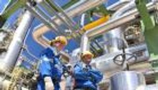 أكبر قطاع صناعي في أوروبا ينضم لقائمة ضحايا «البحر الأحمر»