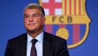 «منافسة مغشوشة».. رئيس برشلونة يبدأ الحرب على ريال مدريد