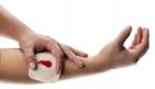 مادة بـ«الجمبري» لوقف نزيف الدم.. كيف تعمل؟