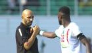 كأس أفريقيا 2023.. الكاف يصدم مدرب منتخب المغرب بعقوبة قوية