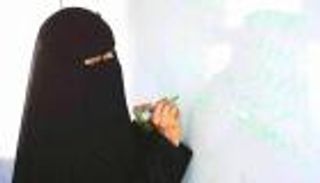 «ضربتها في الحلم».. طالبة تقدم «أغرب شكوى» ضد معلمتها