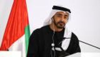 عبدالله بن زايد يتفاعل مع رسالة محمد صلاح (صورة)