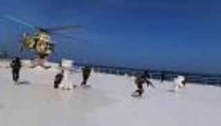 إطلاق صواريخ وانفجارات.. محاولات لاستهداف ناقلة نفط قبالة اليمن