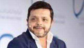 محمد هنيدي آخرهم.. نجوم مصريون حصلوا على الجنسية السعودية