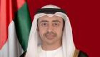 عبدالله بن زايد يتفاعل مع رسالة محمد صلاح (صورة)