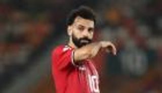 7 صور في 48 ساعة.. ماذا يفعل محمد صلاح في ليفربول؟