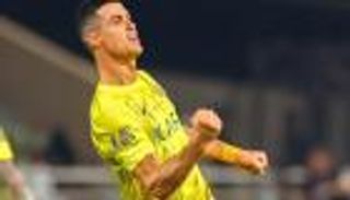 بعد صدمة النصر.. شبيه رونالدو يُخفف أحزان الشعب الصيني (صورة)