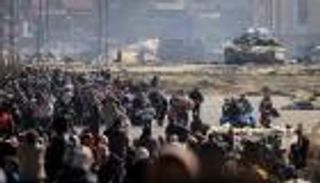 «رجال الظل» يبحثون عن ضوء في غزة تحت سماء باريس