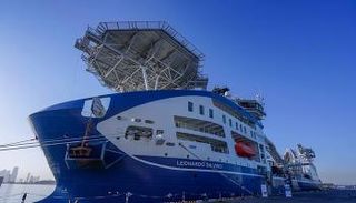 أكبر سفينة لمد كابلات الطاقة