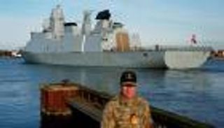 أول فرقاطة دنماركية إلى البحر الأحمر لمواجهة هجمات الحوثيين