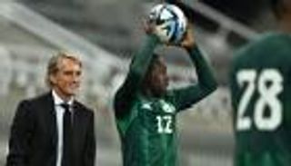 السعودية وكوريا الجنوبية.. مانشيني يعود لصدامات كلينسمان