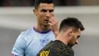 احتفال رونالدو يقتحم مباراة الهلال وإنتر ميامي.. كيف رد ميسي؟ (فيديو)